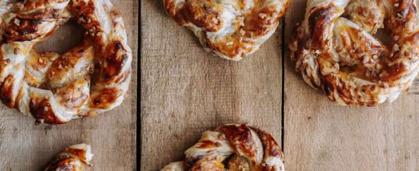 Preclíky plněné krémovým sýrem a fíkovou marmeládou Naturvie