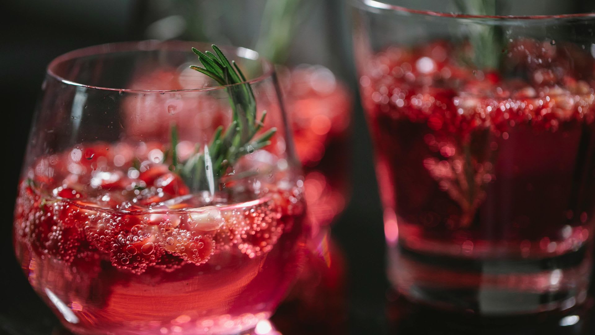 Bublinky a vermut jinak: 3 španělské drinky pro zimní večery i valentýnskou atmosféru (fresh.iprima.cz)
