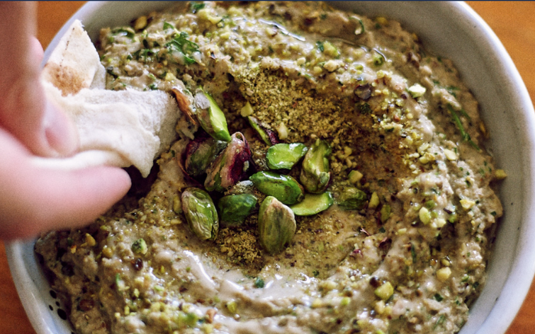 Lilkovo-pistáciový dip (Dip de Berenjena)