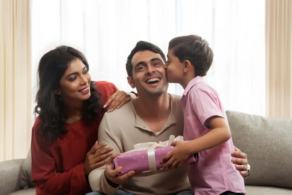 Tatínkové slaví svátek, potěšte je pěkným dárkem (zenysro.cz)