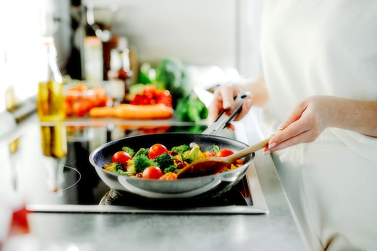 Jak se v kuchyni stát mistrem času: Zdravý fast food a tipy na meal prep (receptyonline.cz)