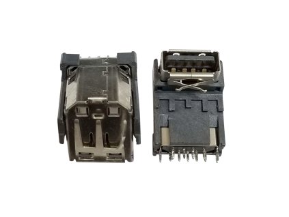 PS4 Slim USB konektor