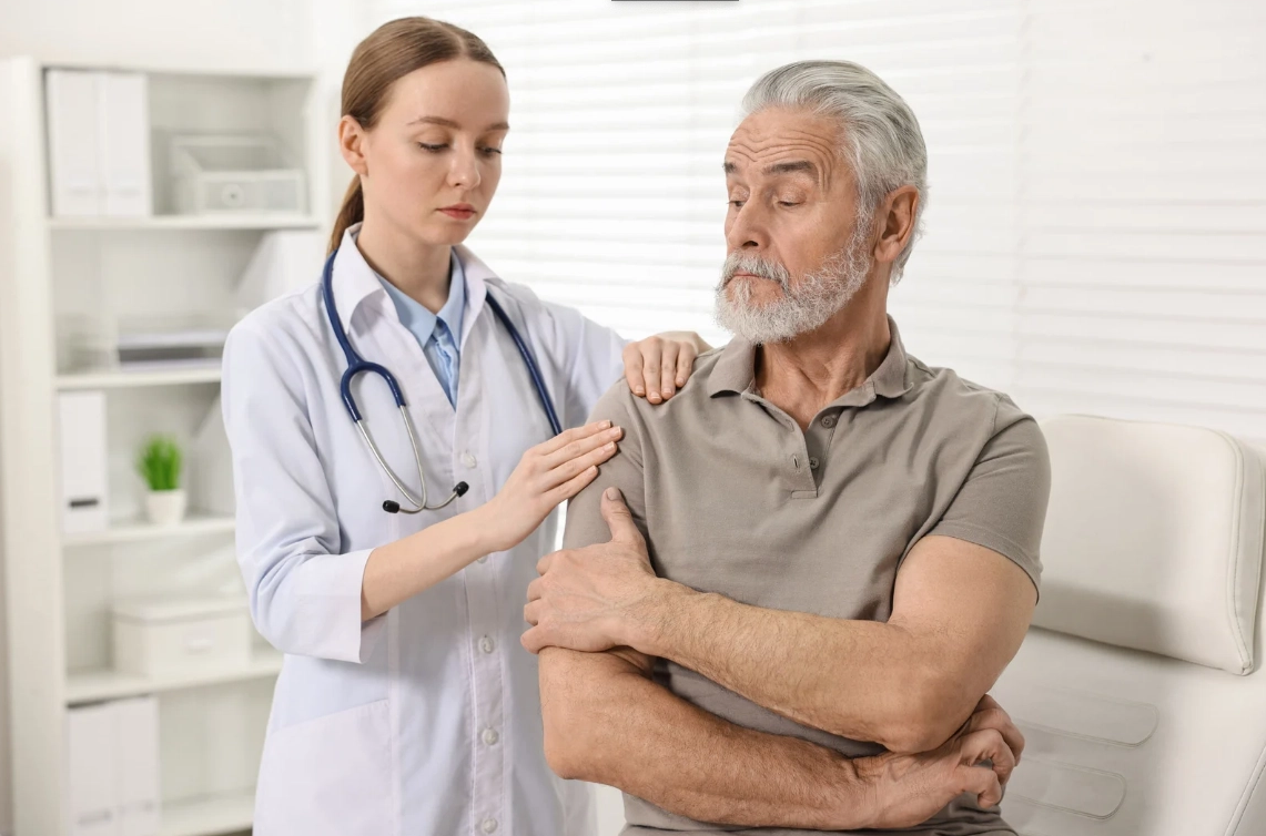 Artróza: Jak vzniká, jaké jsou její stupně a jak zpomalit její průběh