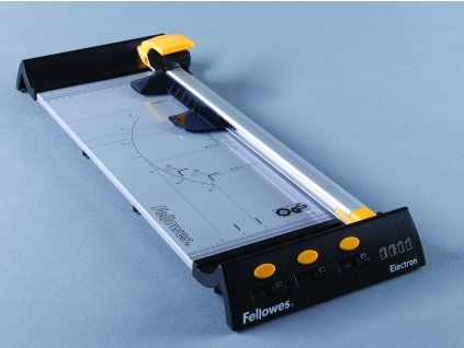 Electron A3 s pozadim celni pohled s