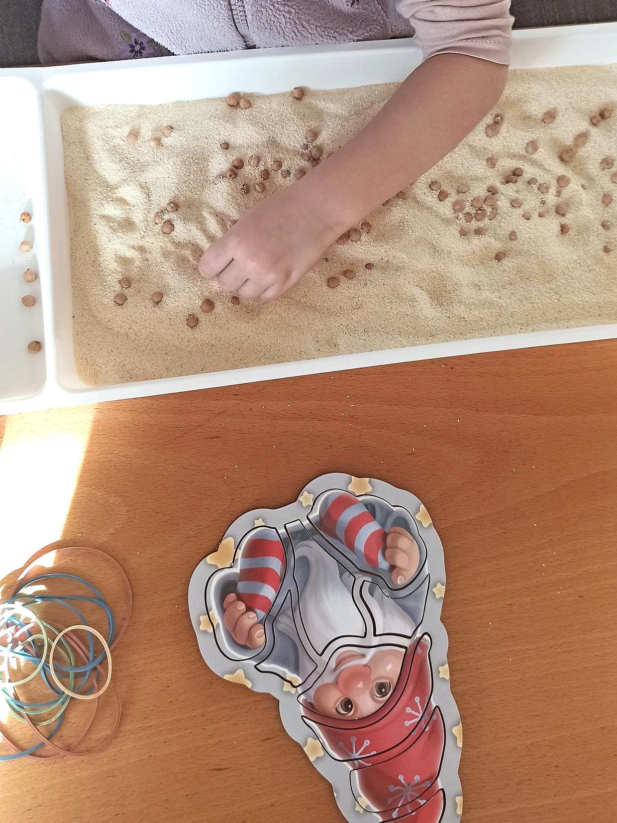 Smyslové-hraní-sensory-play-Zachran-trpaslika-Eduhry-7