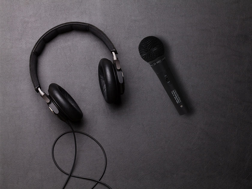 Chceli by ste začať spievať? Poradíme vám s výberom mikrofónu