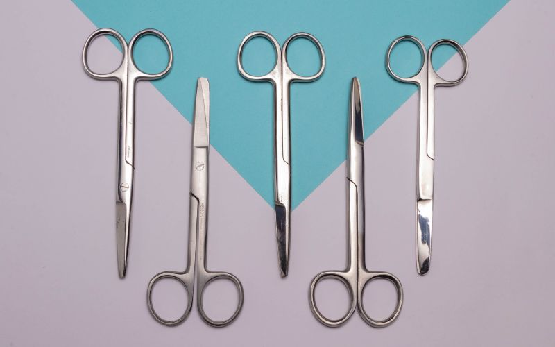 Jetine škare u odnosu na profesionalne