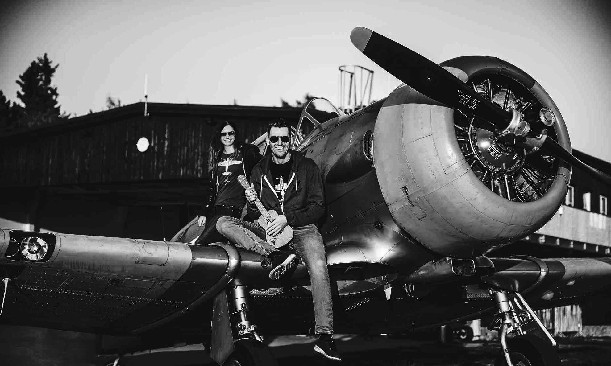EEROPLANE / Head in the Sky