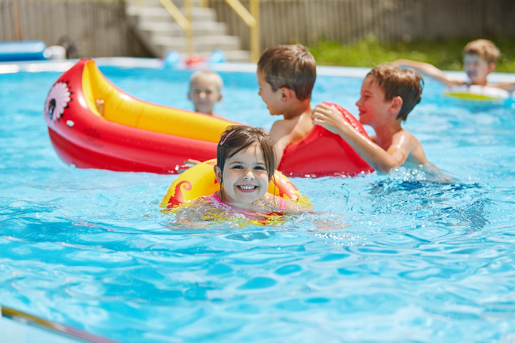 Užijte si vodní radovánky s nafukovacími hračkami
