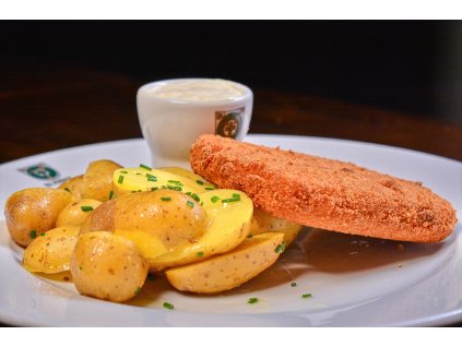 Burger ztrhaného vepřového masa, hořčičná majoneza, hranolky