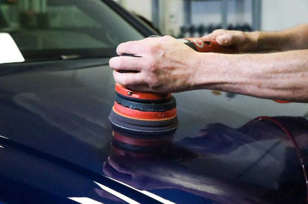 Školení na detailing vozu jako vhodný dárek nejen na Vánoce