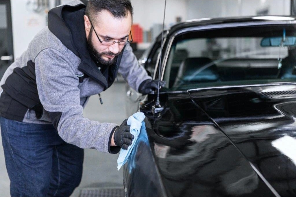 Keramická ochrana laku a interiéru vozu