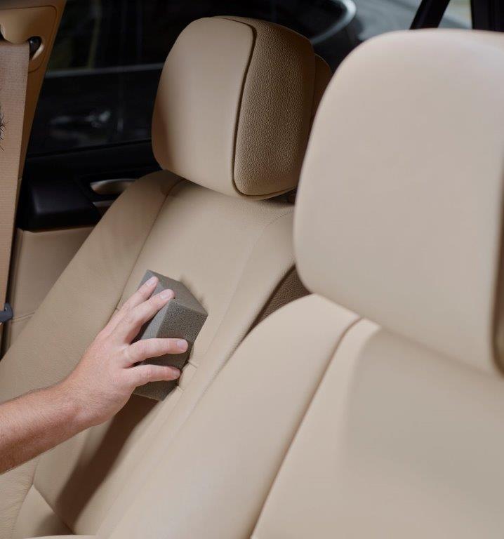 Čistění kožených autosedaček