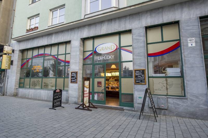Podniková prodejna Grand - Nám. E. Husserla 1641/9, Prostějov 796 01