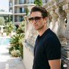 Slunecni bryle GUESS GF5084 52F M lifestyle 002 web