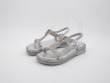 Pohled na pár Sandály dámské zdobené s širokou podrážkou stříbrné Silver