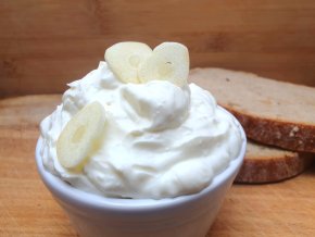 Pomazánka česneková