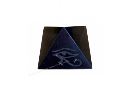 Šungit pyramida 5x5cm s gravírováním OKO HORA (leštěná)