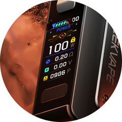 Barevný TFT displej 0,96 palce GeekVape Aegis Solo 3 zobrazující výkon, stav baterie a režim