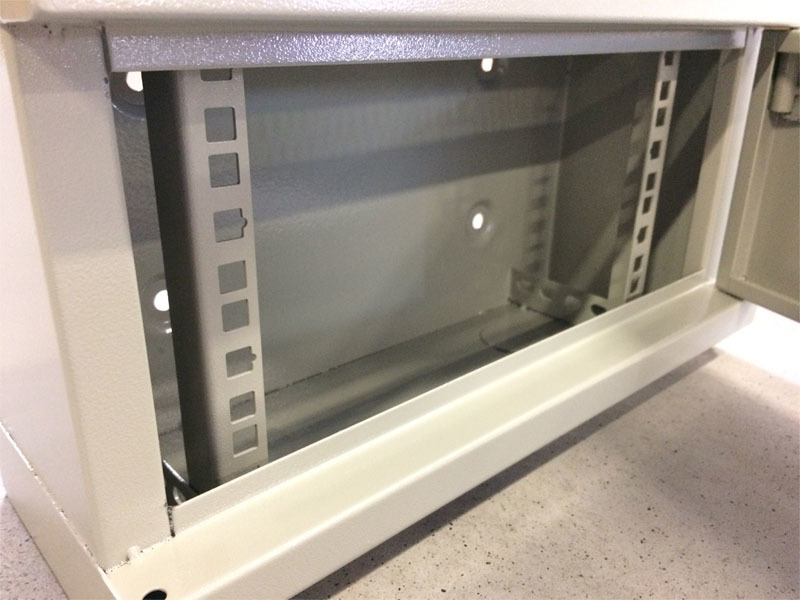 10" rack jednodílný 4U/140 DATACOM Šedý plech.dveře