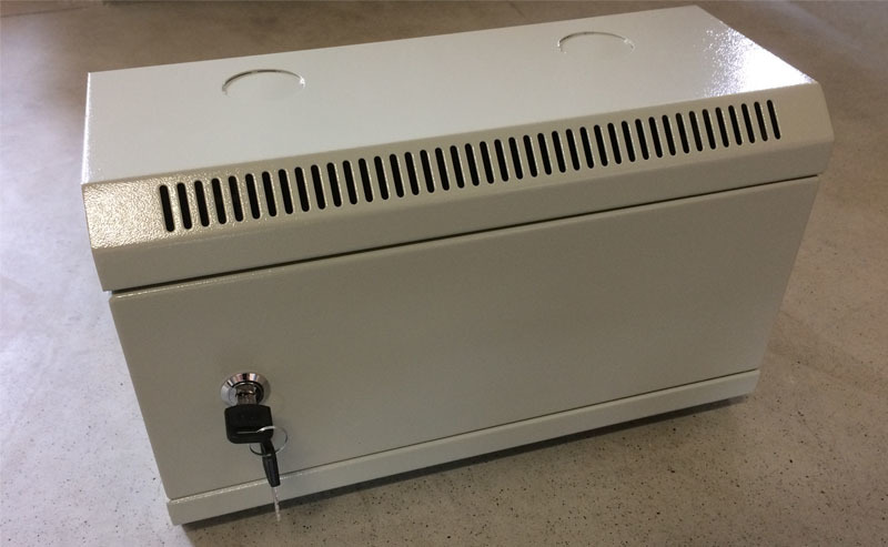 10" rack jednodílný 4U/140 DATACOM Šedý plech.dveře