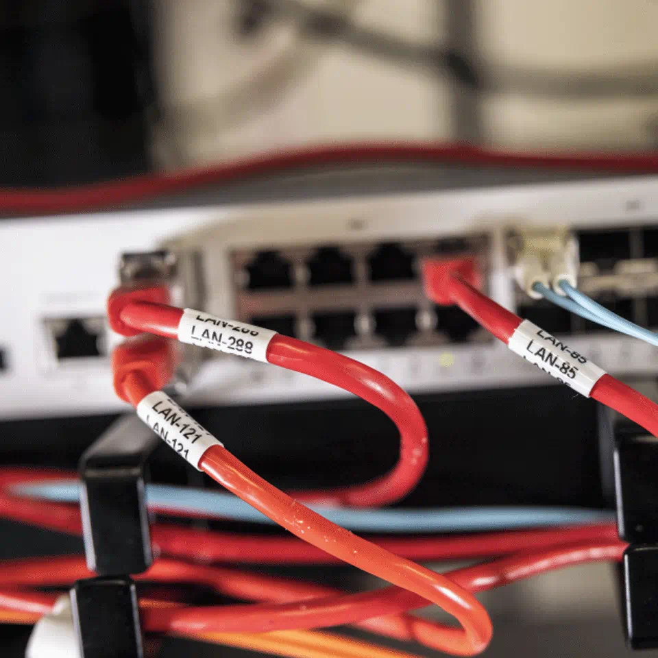 BROTHER tiskárna štítků PT-E310BTVP - 18mm, pásky, mobilní, s pouzdrem, Tiskárna Štítků pro průmysl a elekt - popisovač