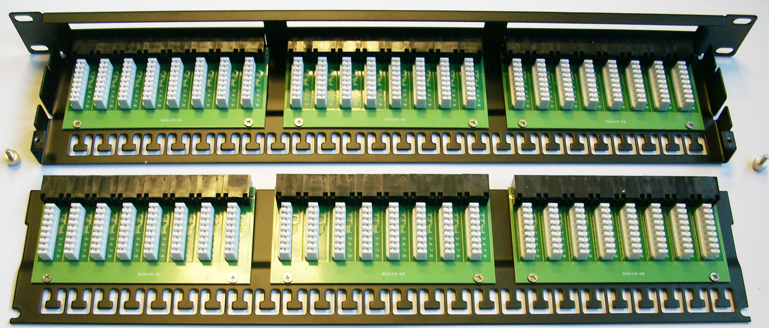 DATACOM Patch panel 48p. Cat5e 1U BK 8x6p. Modul, UTP, 19"