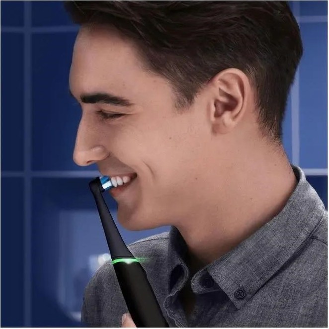 Oral-B iO Series 6s elektrický zubní kartáček, časovač, tlakový senzor, 5 programů, aplikace Oral-B, černá