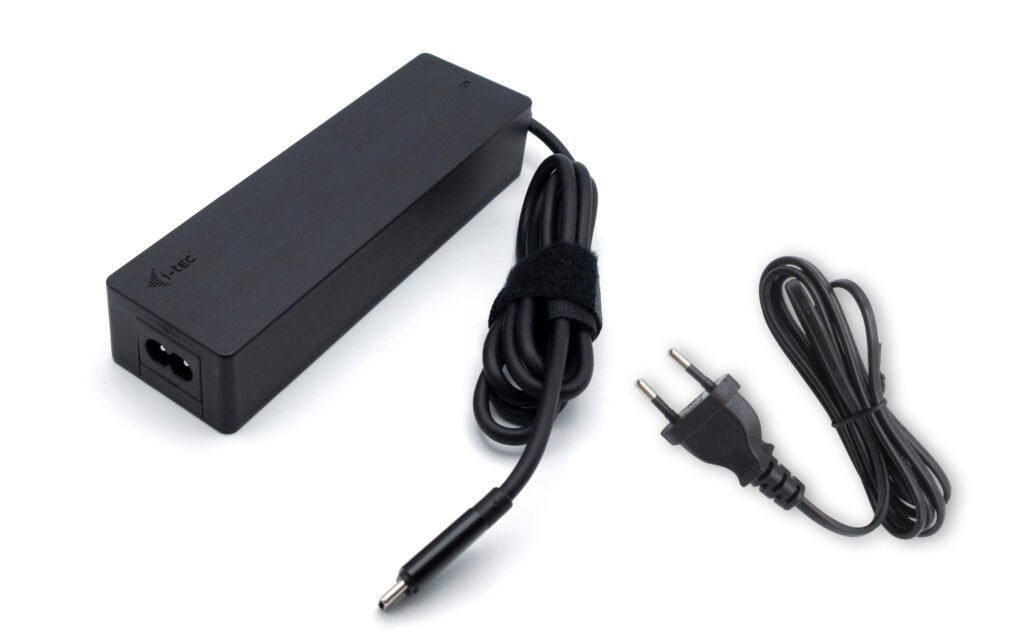 i-tec USB-C Metal Ergonomic 4K 3x Display Docking Station with Power Delivery 85W + i-tec Universal Charger 100W (bundle