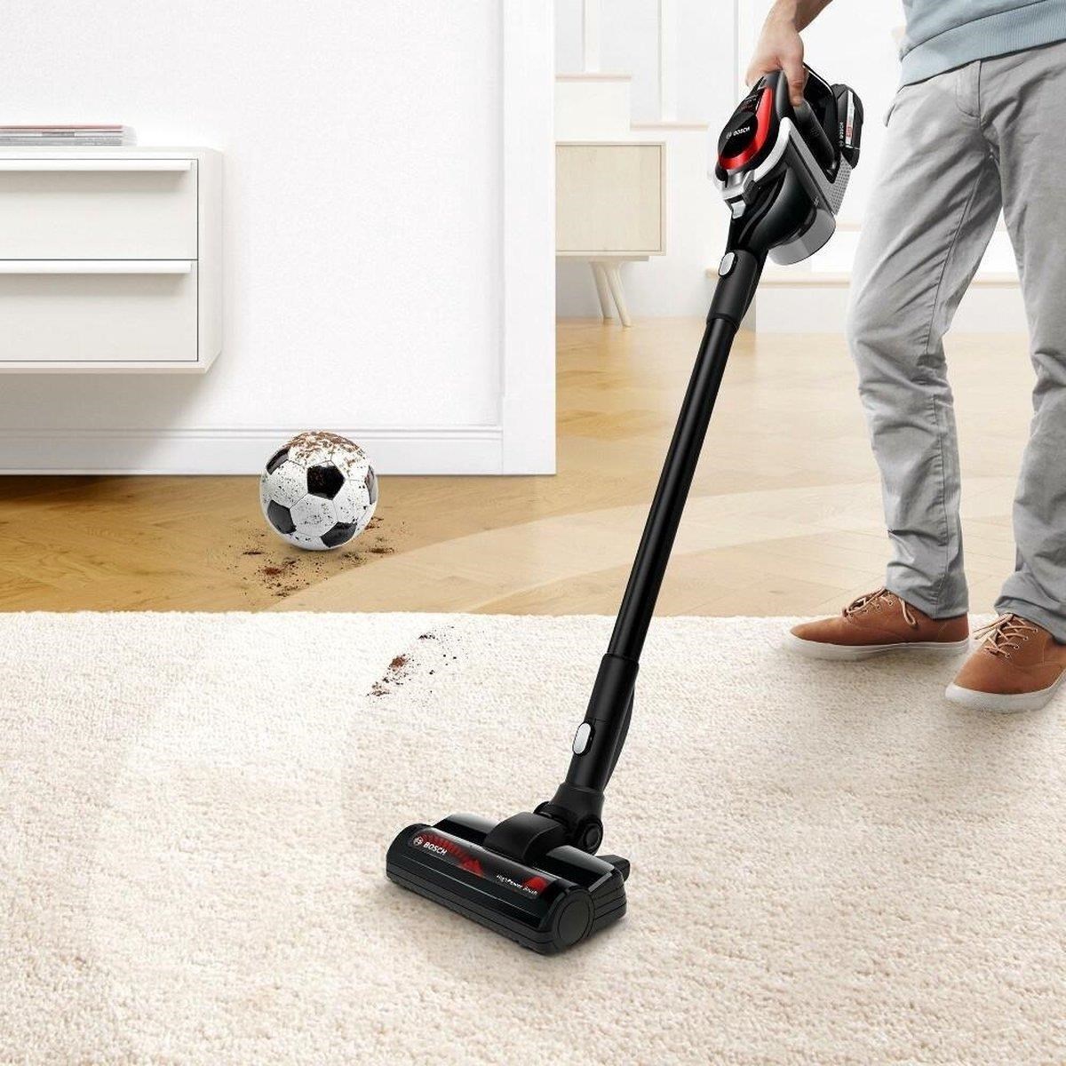 Bosch Unlimited Series 8 tyčový vysavač, akumulátorový, 63 dB, bezsáčkový, černá