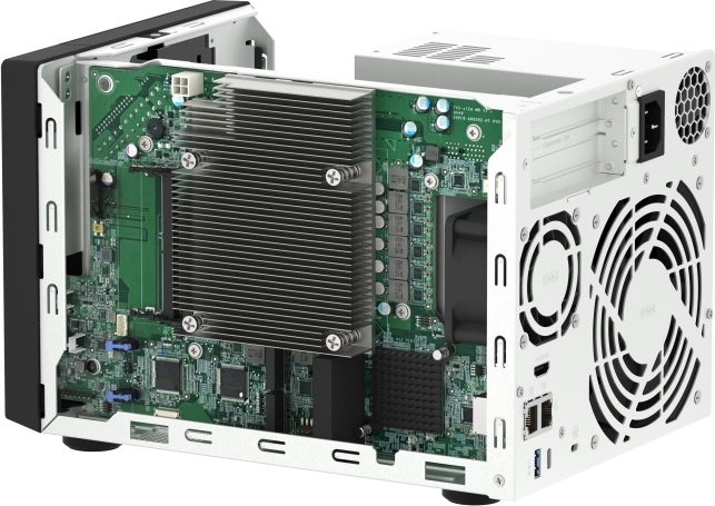 QNAP TVS-h474-PT-8G (2core 3,7GHz, ZFS, 8GB RAM, 4x SATA, 2x M.2 NVMe, 2x PCIe, 2x 2,5GbE, 1x HDMI)
