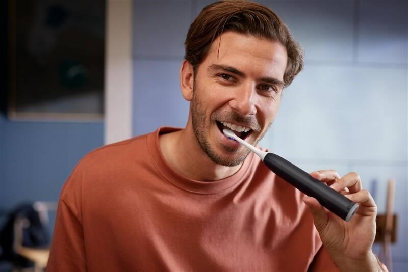 Philips Sonicare 6500 Gentle clean sada elektrických zubních kartáčků, 2 kusy, černá a bílá