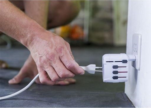 SKROSS cestovní adaptér PRO, 6.3A max., uzemněný, univerzální pro celý svět