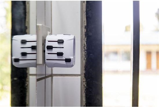 SKROSS cestovní adaptér PRO, 6.3A max., uzemněný, univerzální pro celý svět