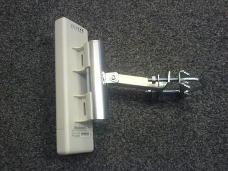 WFmetal Držák antény na stožár nebo zeď pro NanoStation, polohovatelný, galvanický zinek, délka 15cm