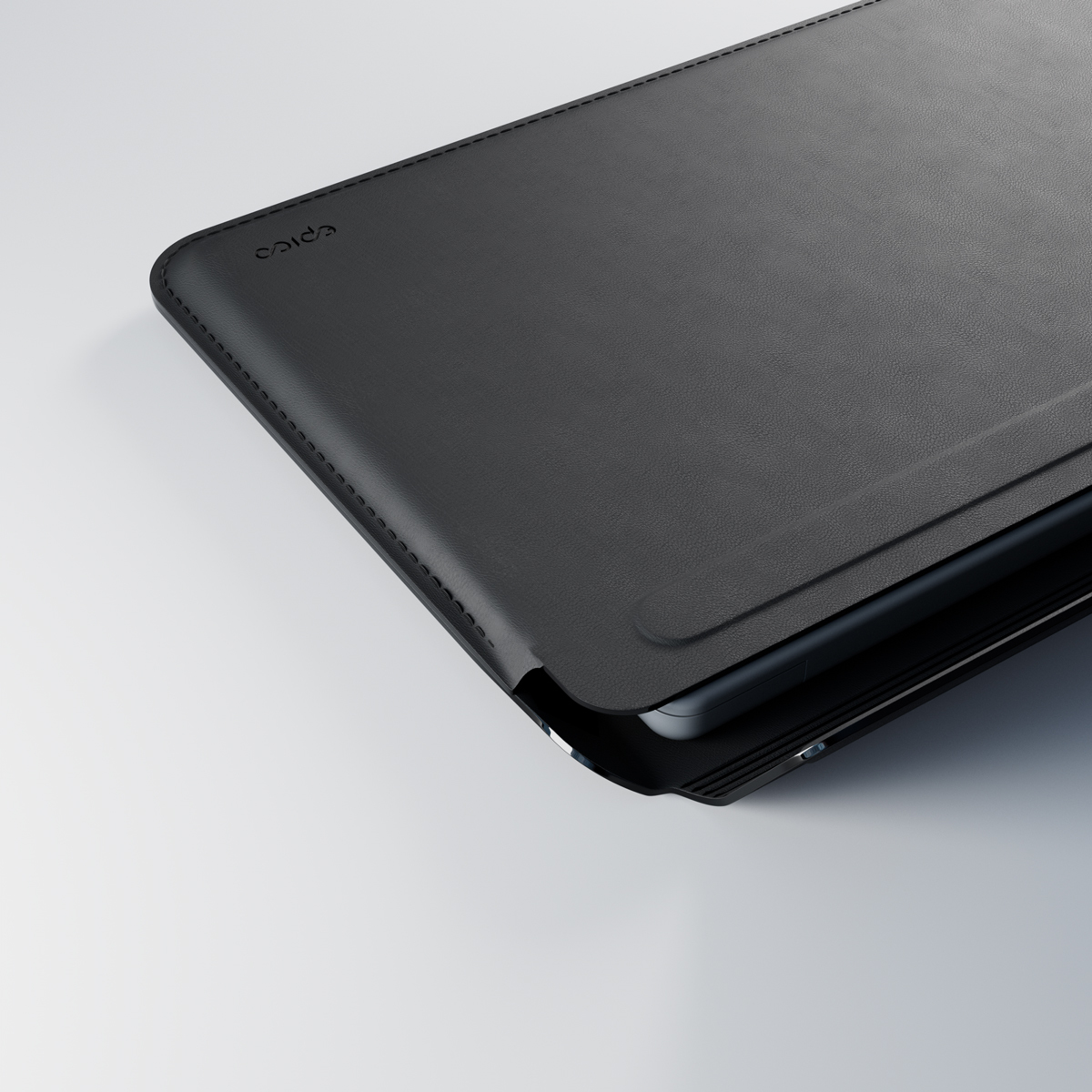 Epico Leather Sleeve MacBook Pro 16" - černá