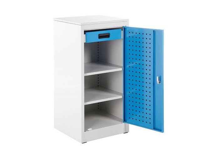 vyr 42577269 1 dilenska skrin na naradi s perforacemi a policemi