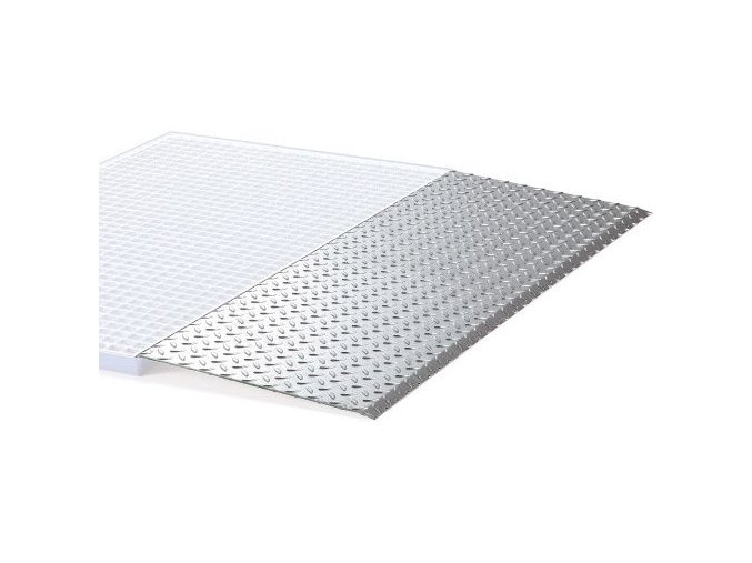 vyr 45857561 L 01 najezd na zachytnou podlahu z dlouhe strany