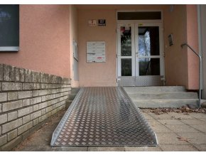 UNI rampa (M) do 3 m ( sklopná / napevno )