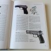 Velká encyklopedie pistolí a revolverů (2002)