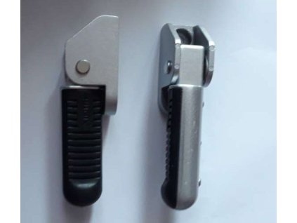 Luxusní stoupačky sklapi ve směru jízdy pro elektrické koloběžky.