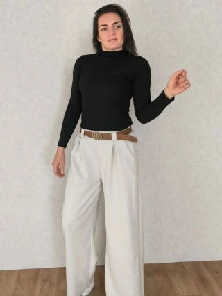 Kalhoty, které unosíš každý den za 559 Kč ❣️ ✔ 5 barev ✔ Velikost UNI (S–XL) ✔ Pružný a pohodlný materiál ✔ Skvělé k...