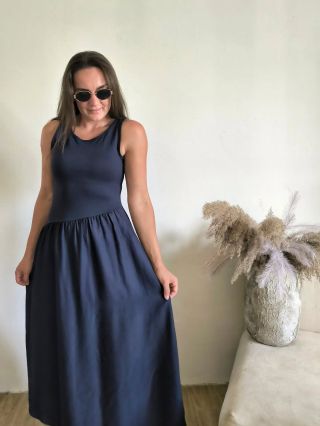 Šaty FIOLA - originálně střižené, extra pohodlné na každý den 💙 https://www.elabutik.cz/saty-na-raminka-fiola/