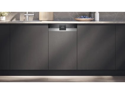 Z825V9Q9H0g0G1x776i4R3C7u5P4F8B3