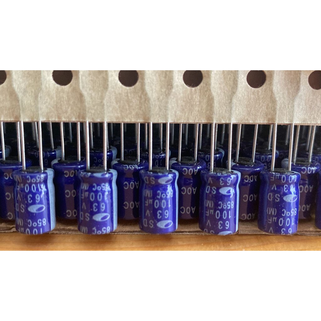 Capacitor 100µF 63V (10 pcs)