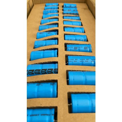Kondenzátor 2200µF 63V (10 ks)