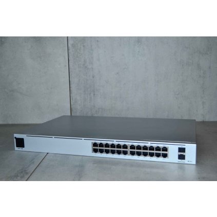 UniFi Network 24 PoE Pro; USW-Pro-24-PoE