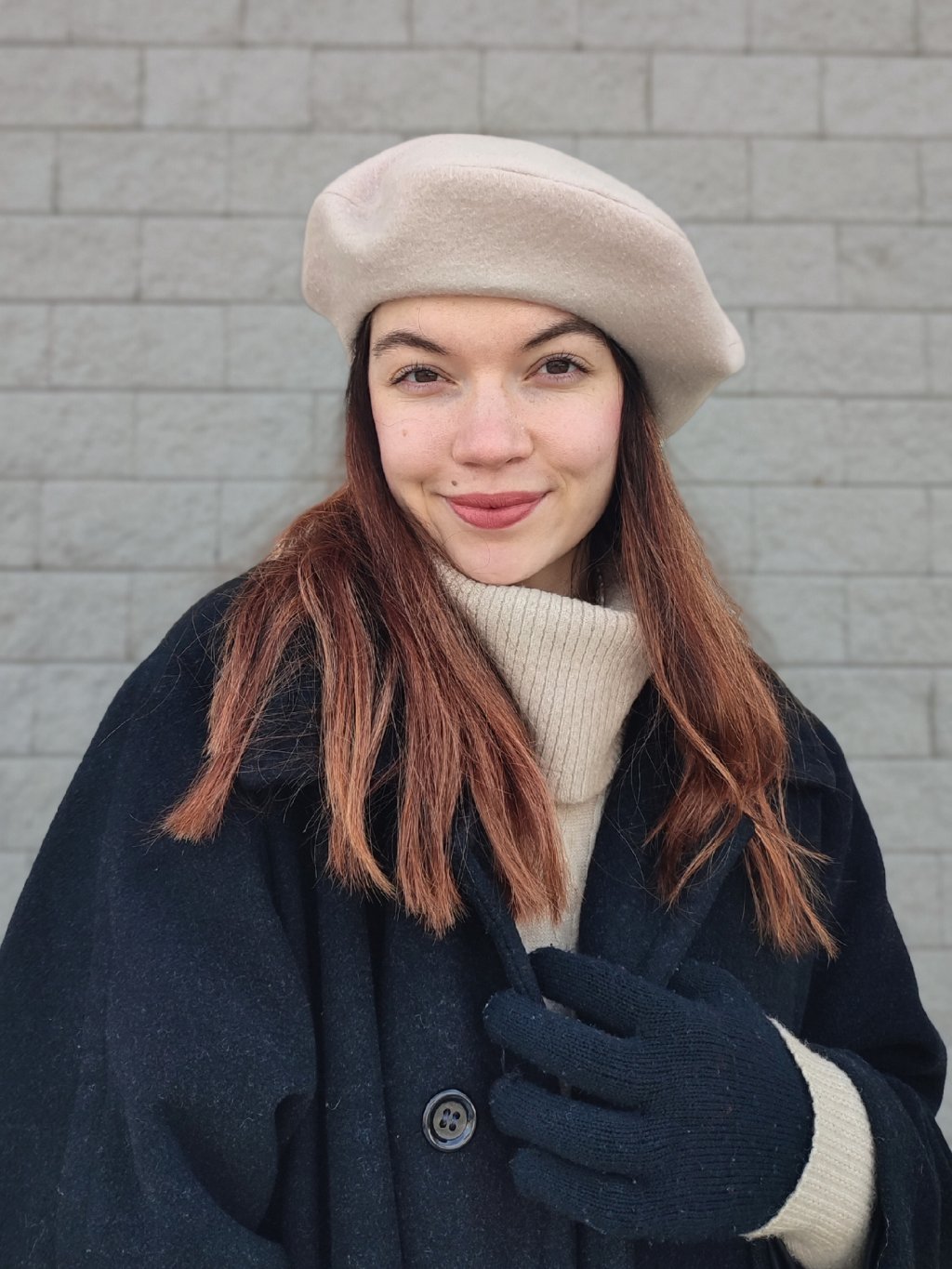 Oboustranný baret z bavlny - teplejší béžová