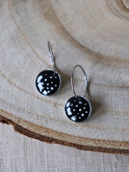 Malé visací náušnice - černá a stříbrná puntíky