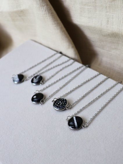 Náramek - černá a stříbrná